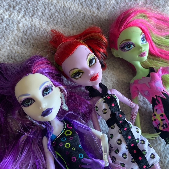 Monster High Dolls 2011-2012 - Picture 3 of 3